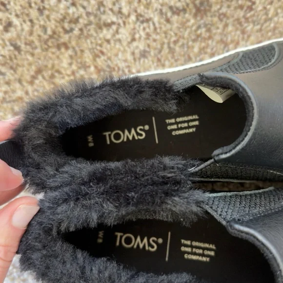 NWOT! Toms Women’s Bryce Pull-On Leather Sneakers Style Boots Size 8 Black - Picture 9 of 9